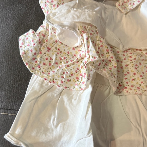 Doe a dear Floral Ruffle 3t top - Picture 4 of 5